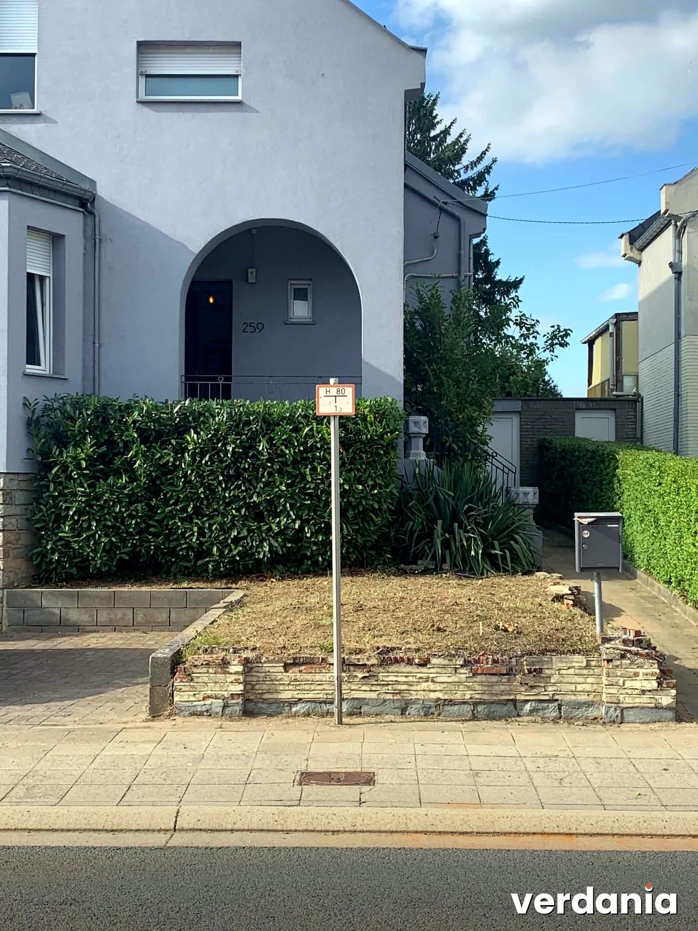 Façade et abords nets après remise en état Verdania à Grâce-Hollogne